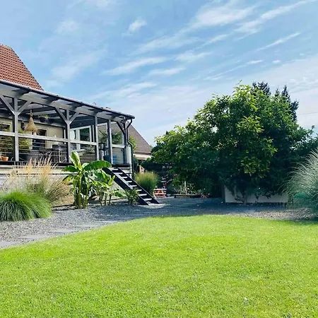 Pool, Sauna Und Blick Ins Grüne Сasa de vacaciones