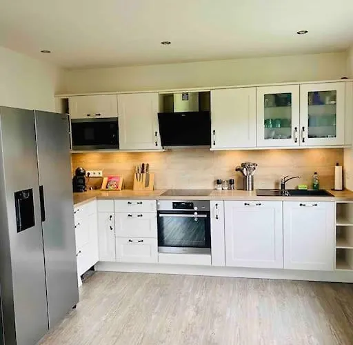 Pool, Sauna Und Blick Ins Gruene Feriehus *