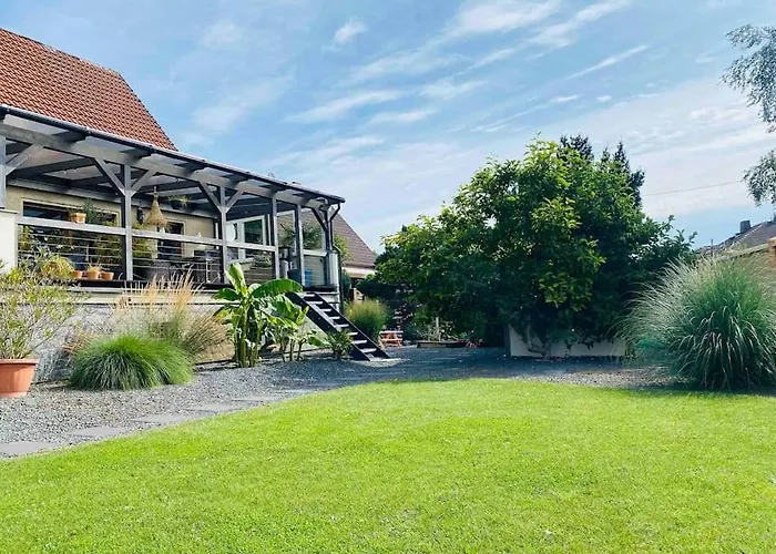 Pool, Sauna Und Blick Ins Gruene Feriehus