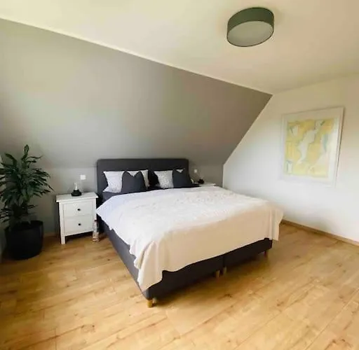 Pool, Sauna Und Blick Ins Gruene Feriehus