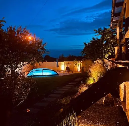 Pool, Sauna Und Blick Ins Gruene Feriehus *