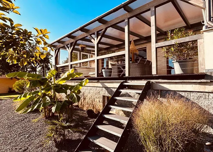 Pool, Sauna Und Blick Ins Gruene Feriehus