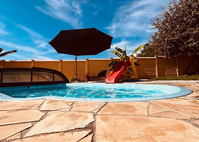 Pool, Sauna Und Blick Ins Gruene Feriehus *